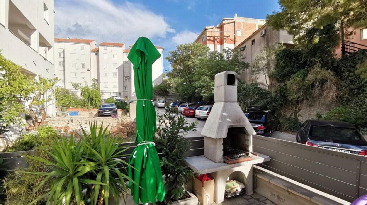 Apartment Denis - Great Location & Large Terrace Makarska Bagian luar foto