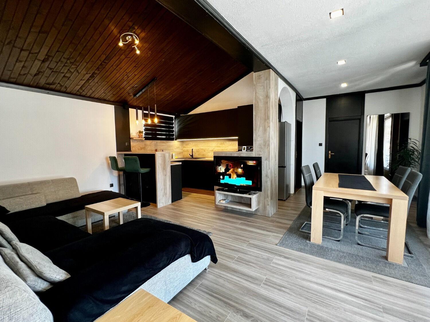 Apartment Denis - Great Location & Large Terrace Makarska Bagian luar foto